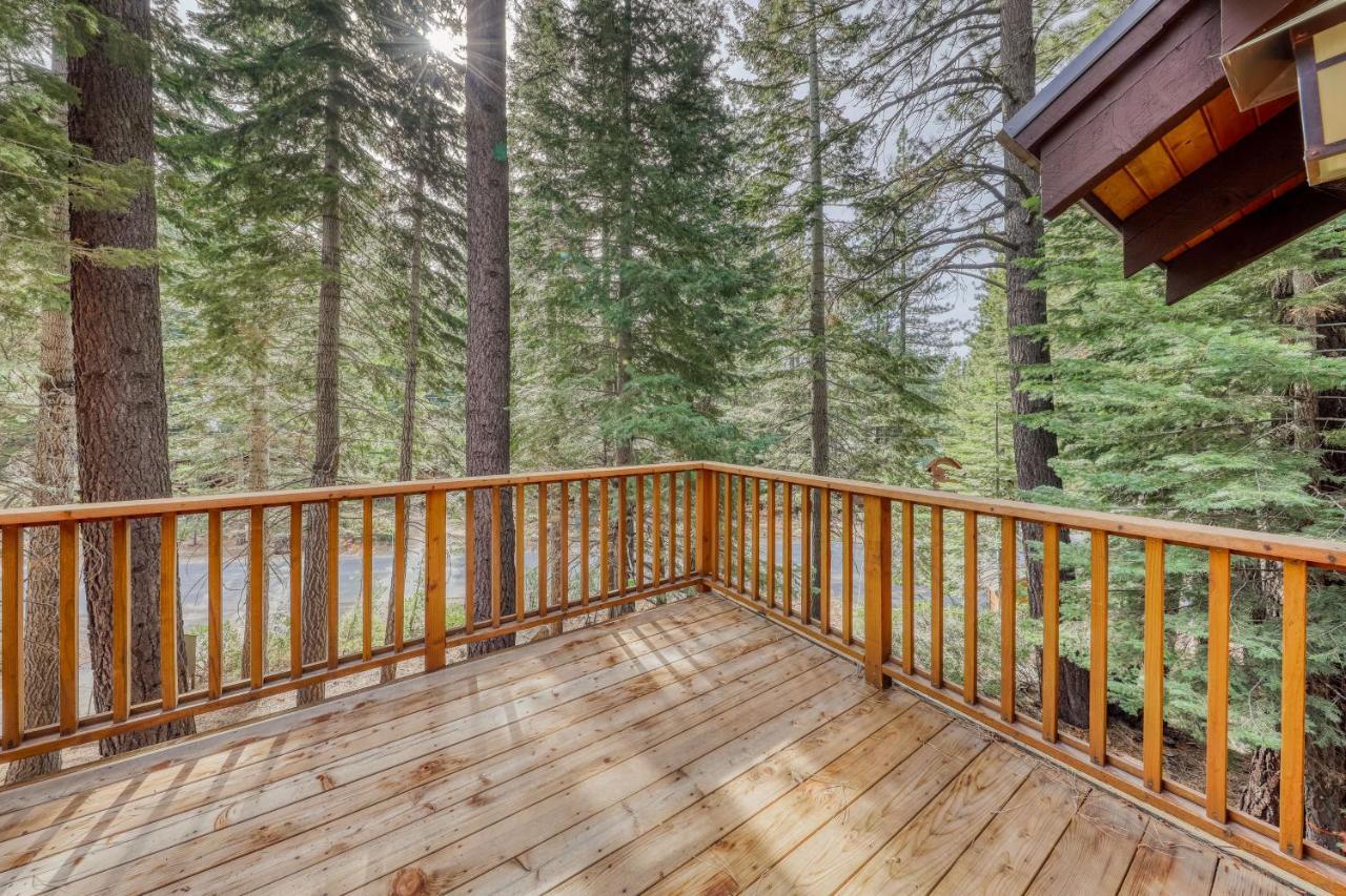 Вилла Tahoe Donner Tree House Retreat Траки Экстерьер фото