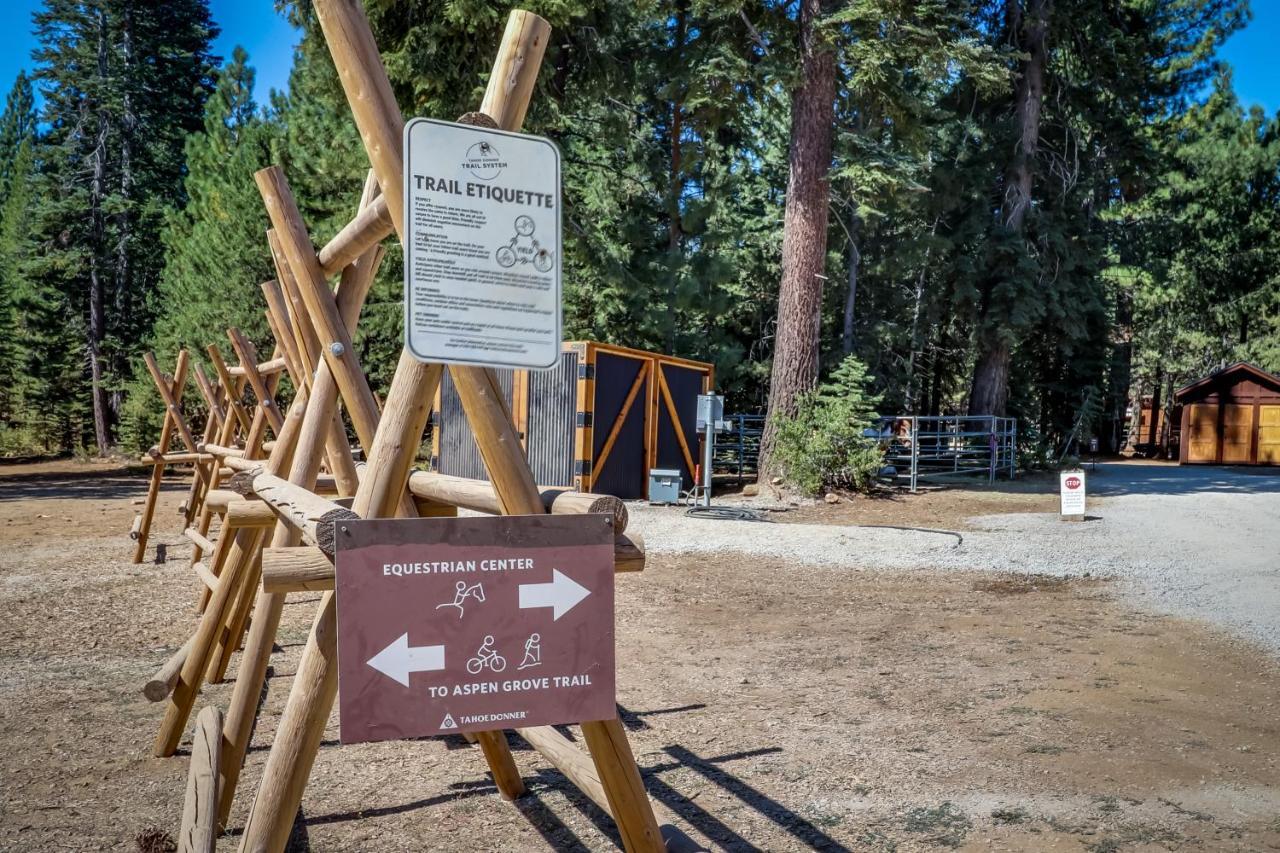 Вилла Tahoe Donner Tree House Retreat Траки Экстерьер фото